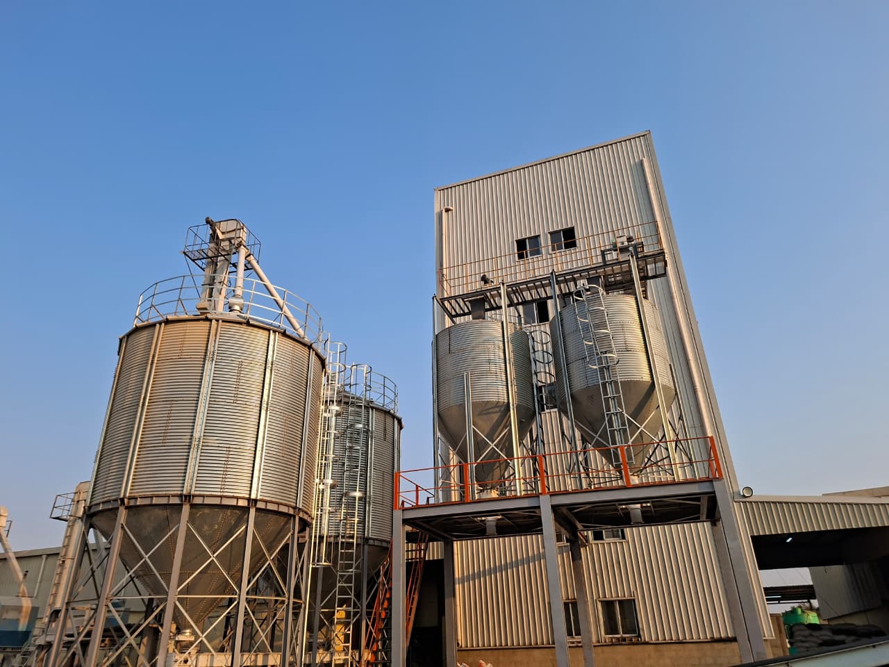 Grafax feed plant, silos and processing tower